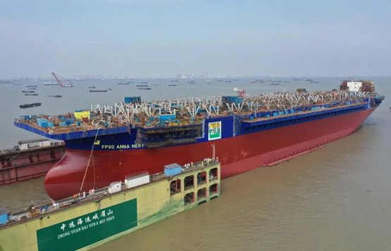 猎鹰”轮在上海中远海运重工完成最后一次出坞重大节点(图1)